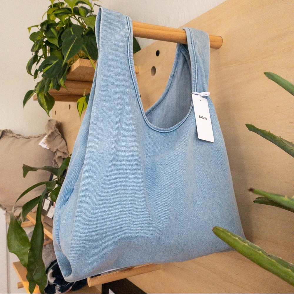 Baggu NWT Light Denim Medium Bag